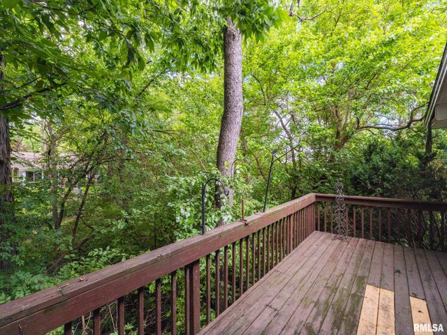 2902 W KINGSTON Court, Peoria, IL 61604