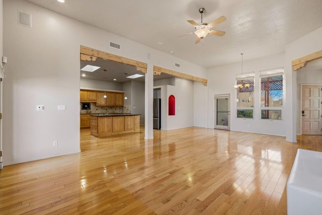500 Laguna Seca Lane NW, Albuquerque, NM 87104