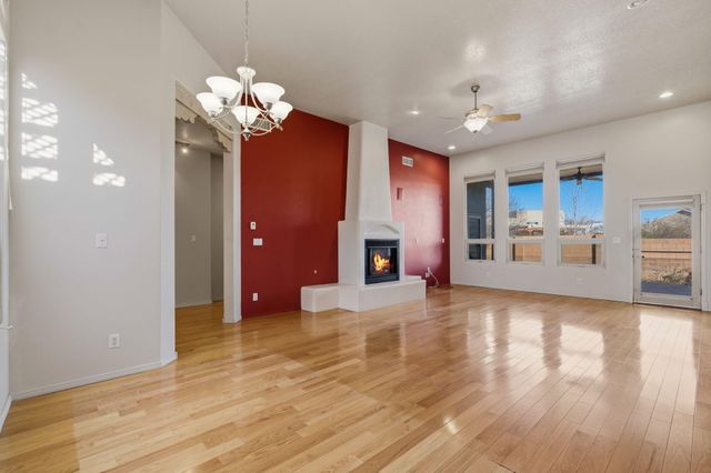500 Laguna Seca Lane NW, Albuquerque, NM 87104
