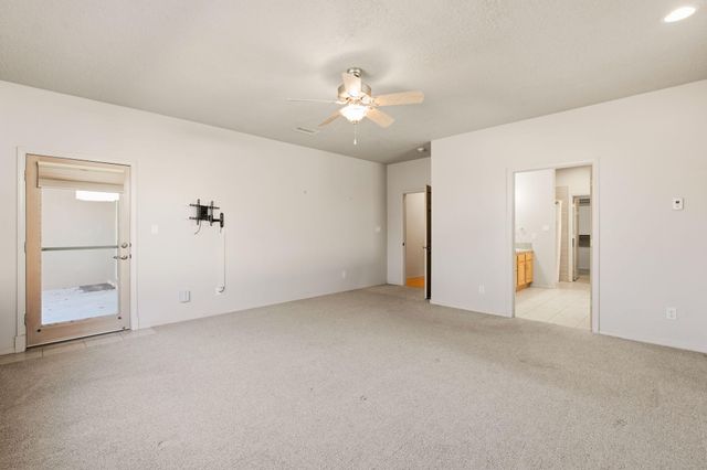 500 Laguna Seca Lane NW, Albuquerque, NM 87104
