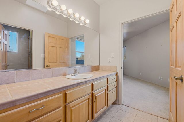 500 Laguna Seca Lane NW, Albuquerque, NM 87104