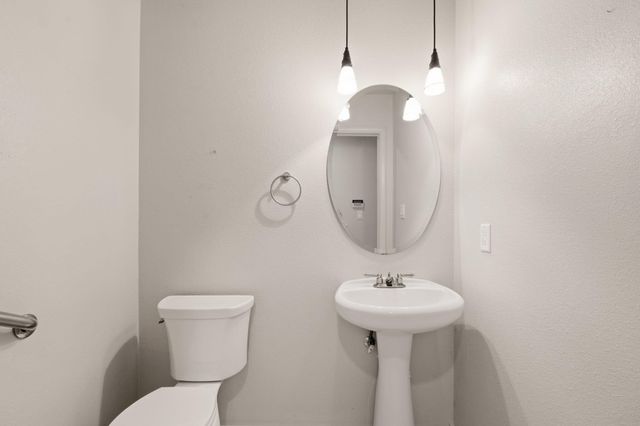 500 Laguna Seca Lane NW, Albuquerque, NM 87104