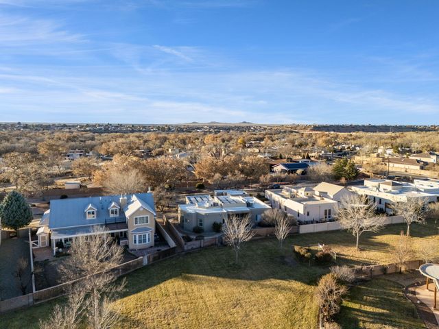 500 Laguna Seca Lane NW, Albuquerque, NM 87104