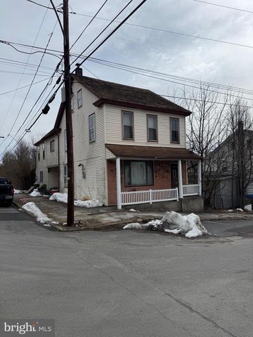 2 E COLLIERY AVE, Tower City, PA 17980