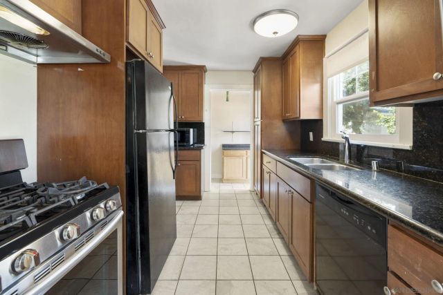607 Rancho Vista Rd, Vista, CA 92083