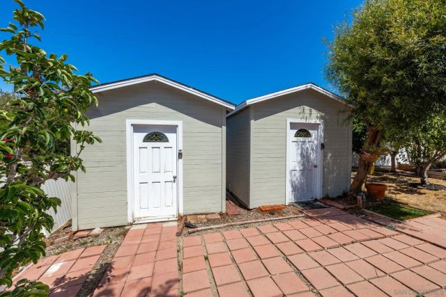 607 Rancho Vista Rd, Vista, CA 92083
