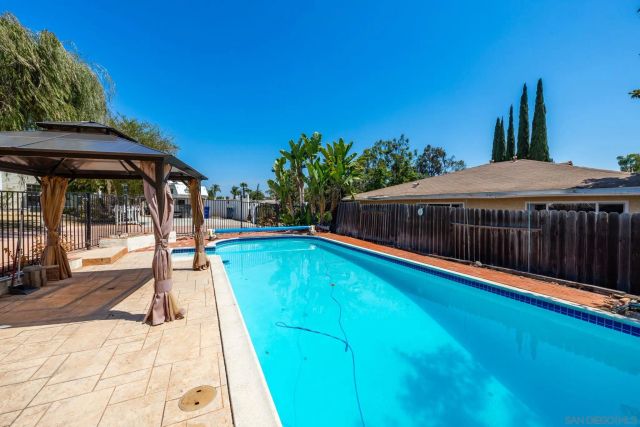 607 Rancho Vista Rd, Vista, CA 92083