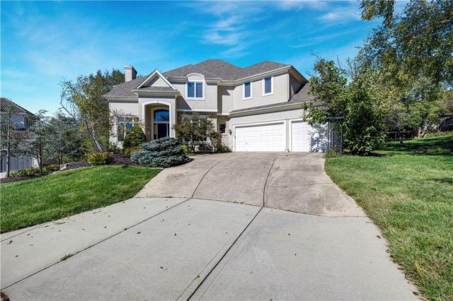 11013 S Glenview Lane, Olathe, KS 66061