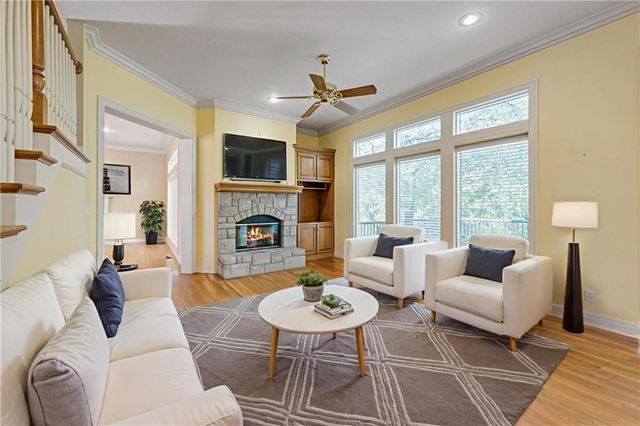 11013 S Glenview Lane, Olathe, KS 66061