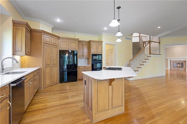 11013 S Glenview Lane, Olathe, KS 66061