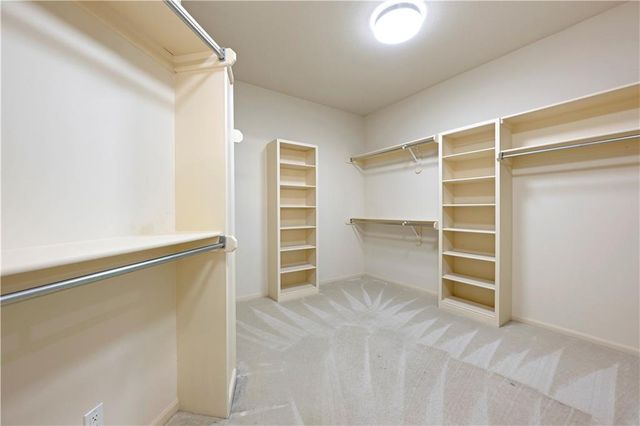 11013 S Glenview Lane, Olathe, KS 66061