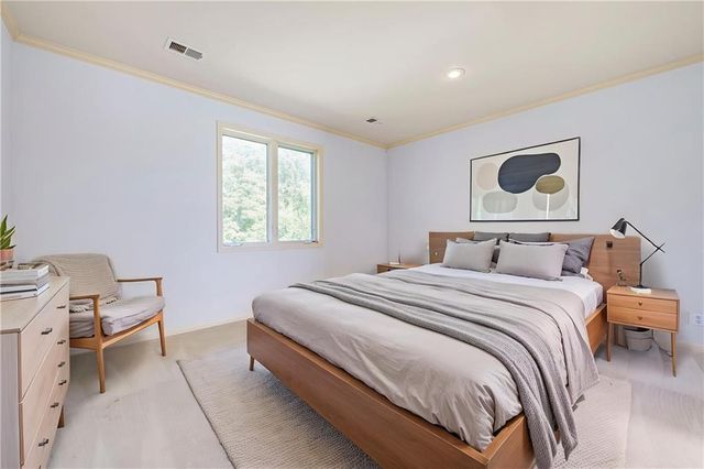 11013 S Glenview Lane, Olathe, KS 66061