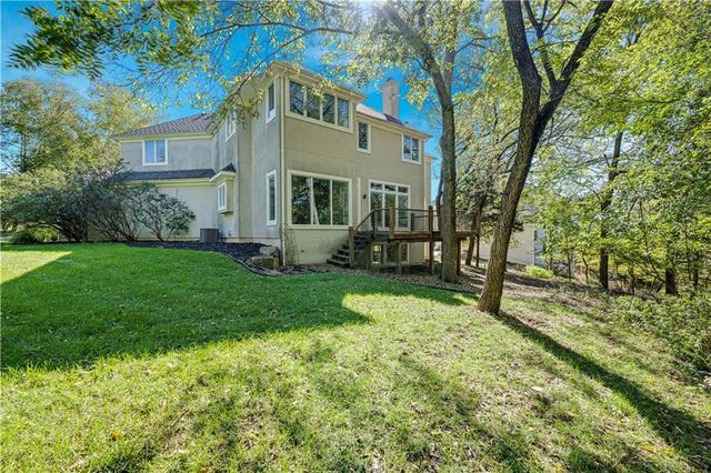 11013 S Glenview Lane, Olathe, KS 66061