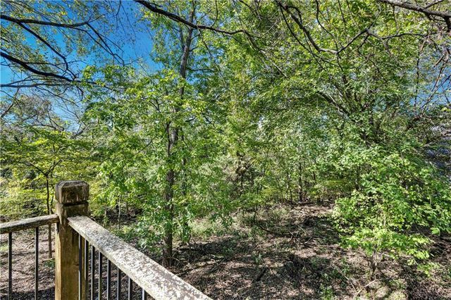 11013 S Glenview Lane, Olathe, KS 66061