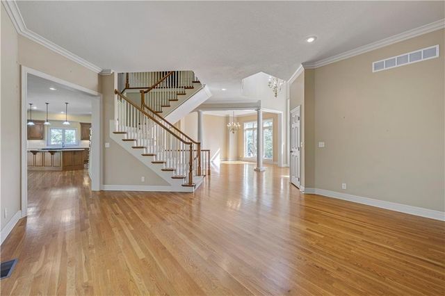 11013 S Glenview Lane, Olathe, KS 66061