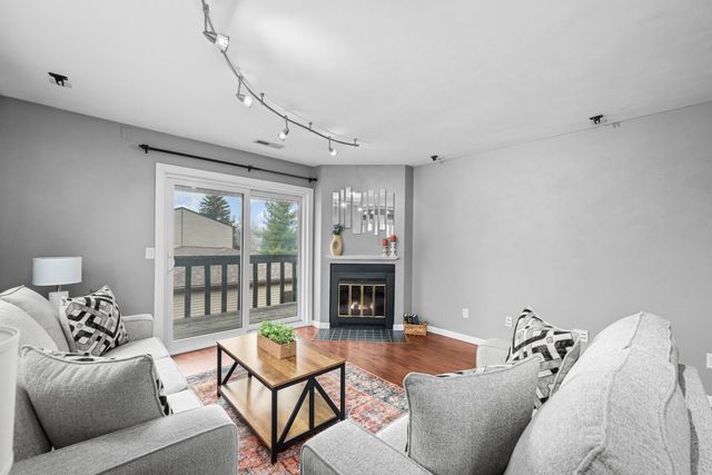 3131 4th Street 3131, Moline, IL 61265