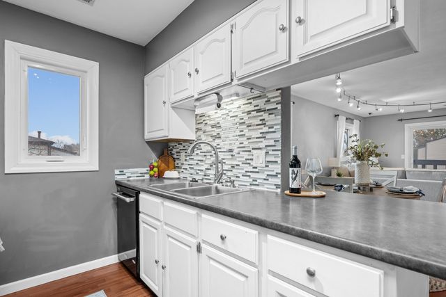 3131 4th Street 3131, Moline, IL 61265