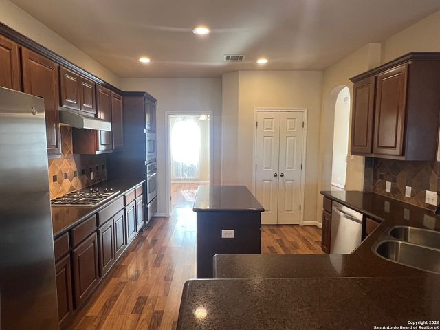 1607 Heavens Peak, San Antonio, TX 78258