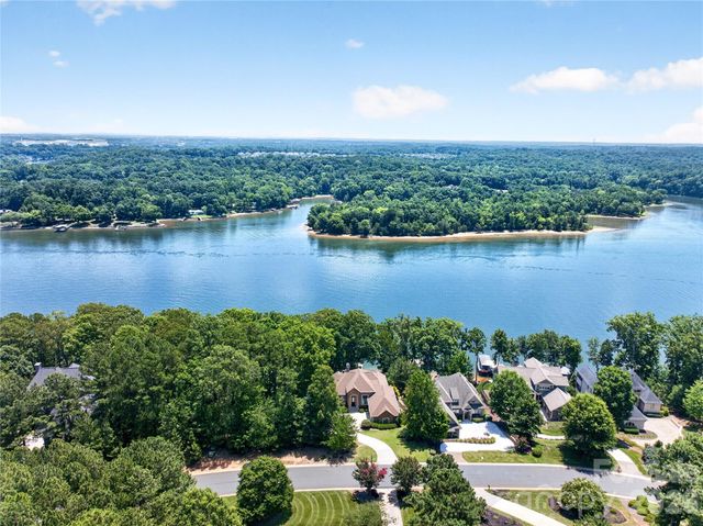 3225 Lake Pointe Drive, Belmont, NC 28012
