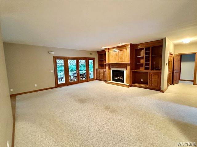 30 Meadowbrook Drive, Elma, NY 14059