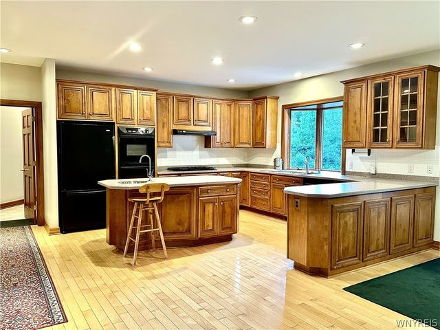 30 Meadowbrook Drive, Elma, NY 14059