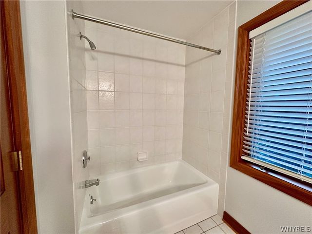 30 Meadowbrook Drive, Elma, NY 14059