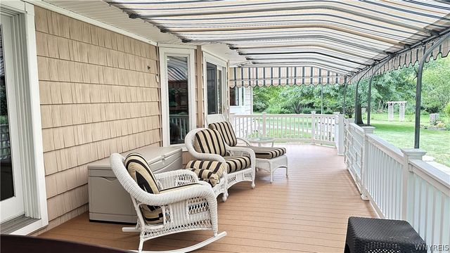 30 Meadowbrook Drive, Elma, NY 14059
