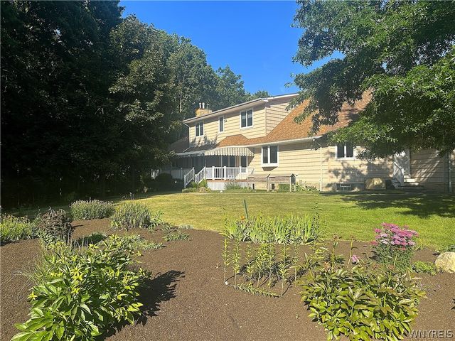 30 Meadowbrook Drive, Elma, NY 14059