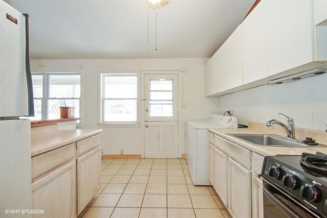 2205 Fulle Street, Rolling Meadows, IL 60008