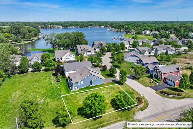 40729 N North Newport Drive, Antioch, IL 60002