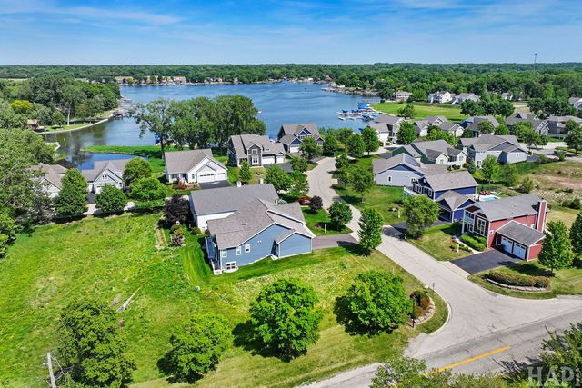 40729 N North Newport Drive, Antioch, IL 60002