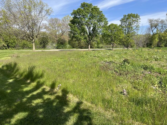 40729 N North Newport Drive, Antioch, IL 60002