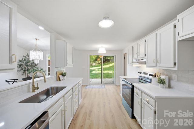 8056 Lawyers Road, Charlotte, NC 28227