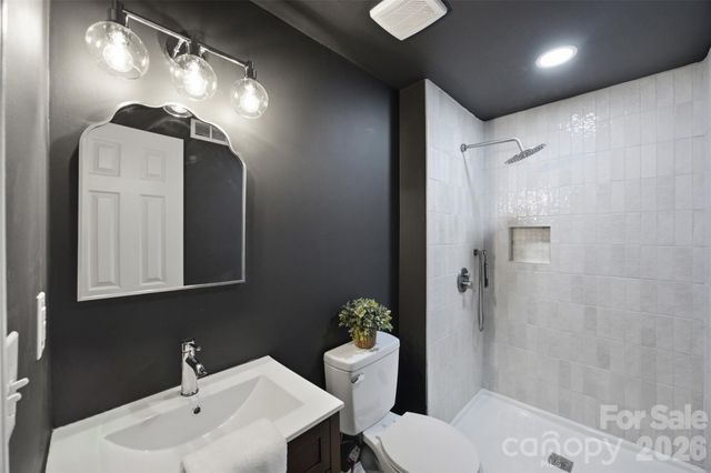 8056 Lawyers Road, Charlotte, NC 28227