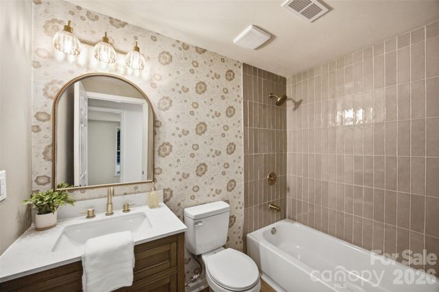 8056 Lawyers Road, Charlotte, NC 28227