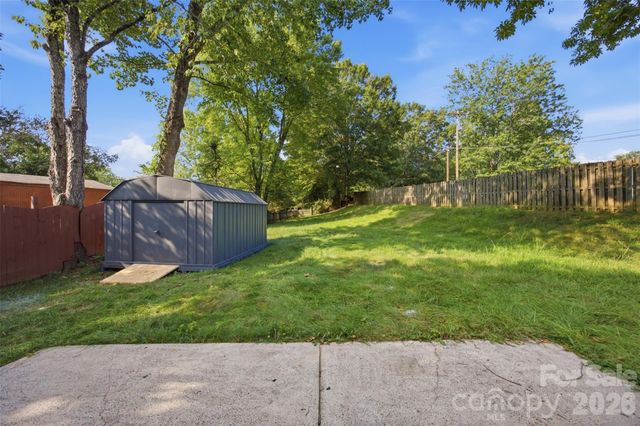 8056 Lawyers Road, Charlotte, NC 28227