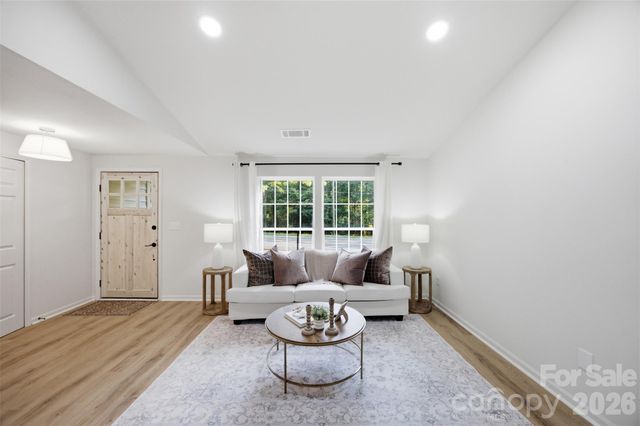 8056 Lawyers Road, Charlotte, NC 28227