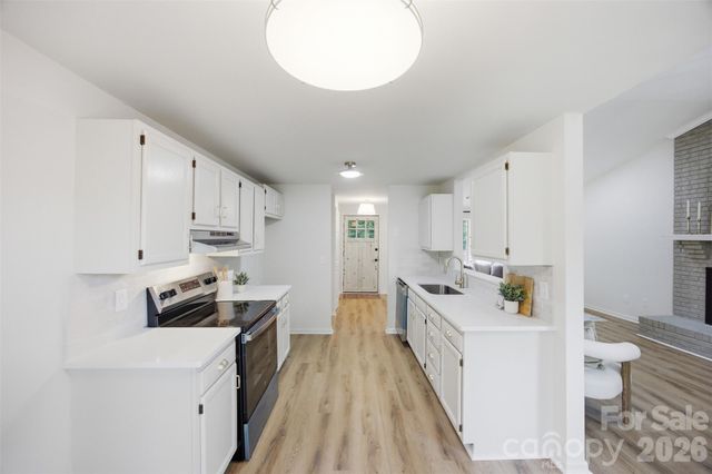 8056 Lawyers Road, Charlotte, NC 28227