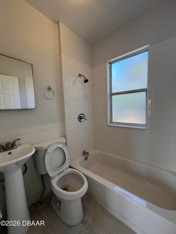 209 Taylor Ave # 1, Daytona Beach, FL 32114