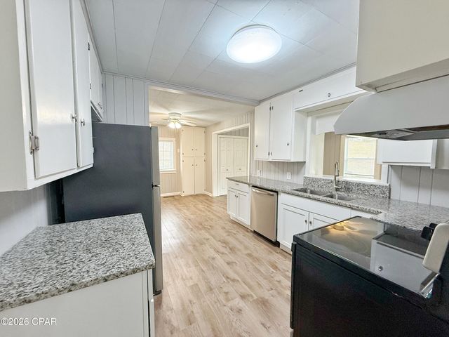 2944 Cherokee Street, Marianna, FL 32446