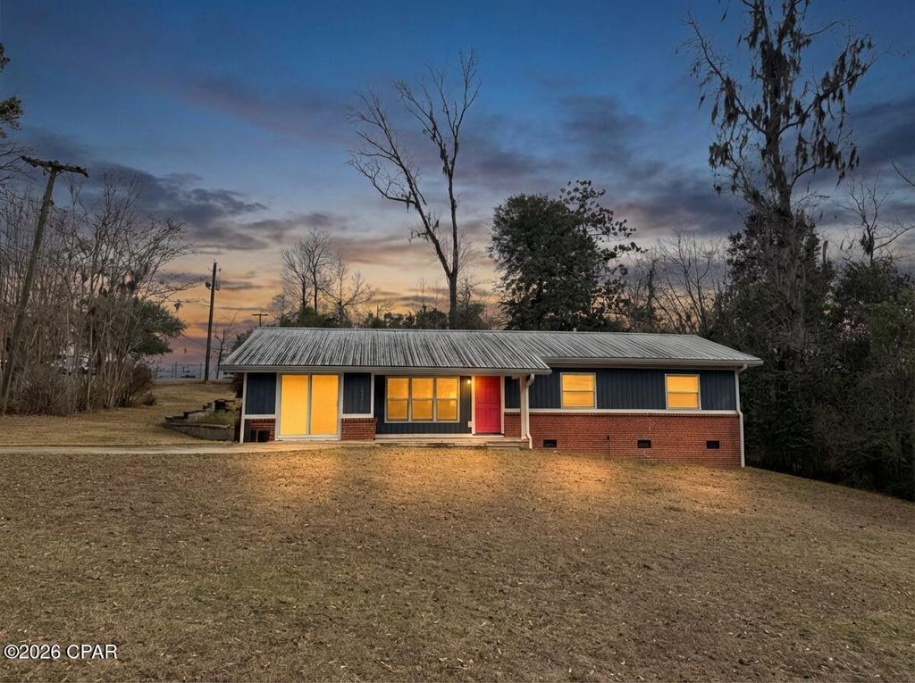 2944 Cherokee Street, Marianna, FL 32446