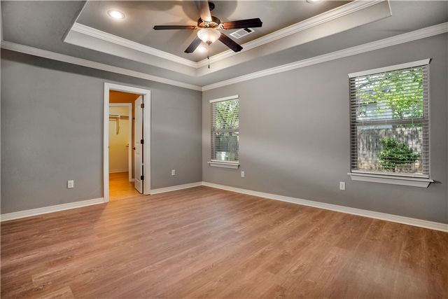 94 E Granada Street, Fayetteville, AR 72703