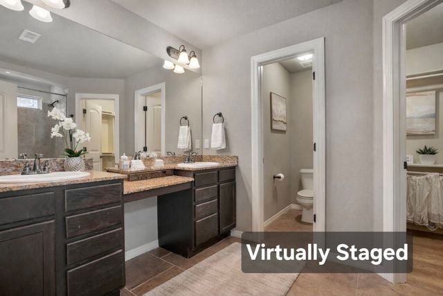 94 E Granada Street, Fayetteville, AR 72703