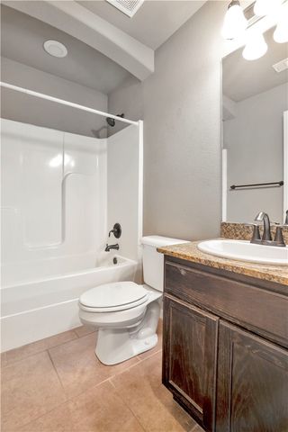 94 E Granada Street, Fayetteville, AR 72703