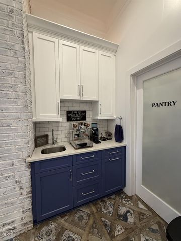 906 Lake Crest Drive, Jonesboro, AR 72404