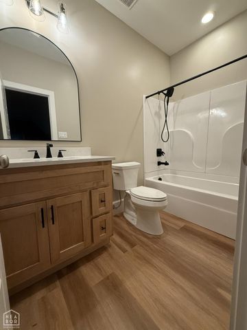 906 Lake Crest Drive, Jonesboro, AR 72404