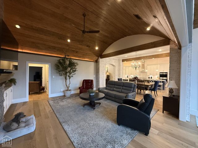 906 Lake Crest Drive, Jonesboro, AR 72404