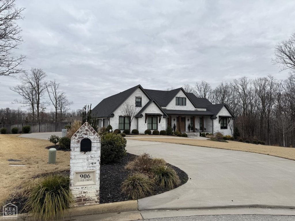 906 Lake Crest Drive, Jonesboro, AR 72404