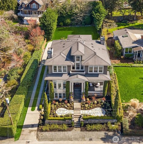 2212 77th Avenue SE, Mercer Island, WA 98040