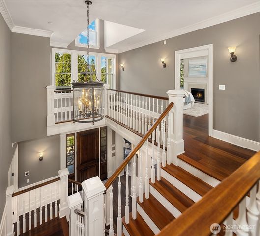 2212 77th Avenue SE, Mercer Island, WA 98040